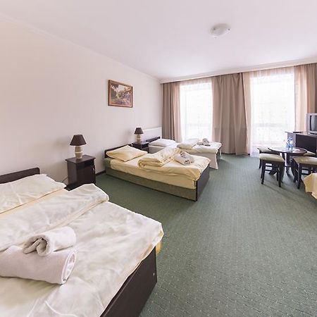 Stary Dwor Bed & Breakfast Zywiec Ngoại thất bức ảnh