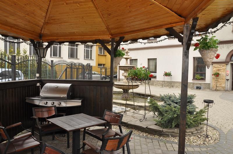 Stary Dwor Bed & Breakfast Zywiec Ngoại thất bức ảnh