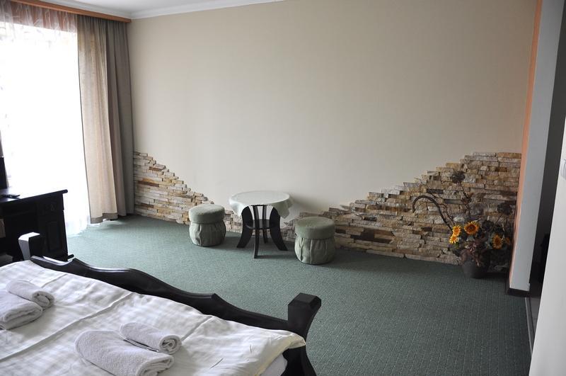 Stary Dwor Bed & Breakfast Zywiec Ngoại thất bức ảnh