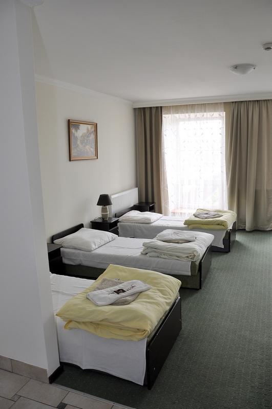 Stary Dwor Bed & Breakfast Zywiec Ngoại thất bức ảnh