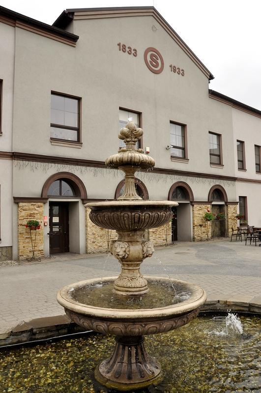 Stary Dwor Bed & Breakfast Zywiec Ngoại thất bức ảnh