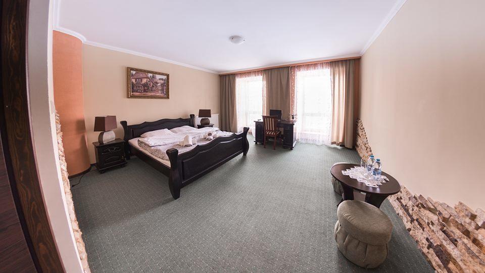 Stary Dwor Bed & Breakfast Zywiec Ngoại thất bức ảnh